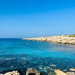 Adelais Bay فندق بروتاراس