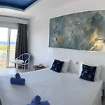 فندق Adelais Bay 3*