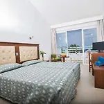 Adelais Bay فندق