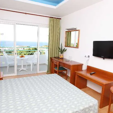 Hotel Adelais Bay