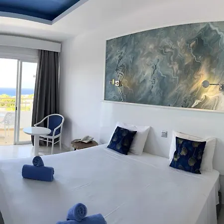 Hotel Adelais Bay 3*