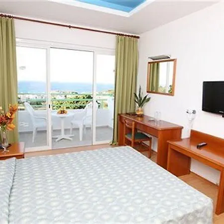 Adelais Bay 3*