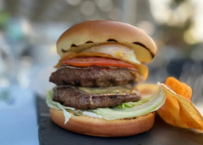 מלון Adelais Bay