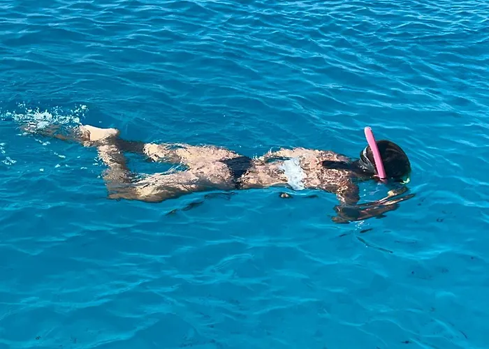 Adelais Bay מלון פרוטאראס