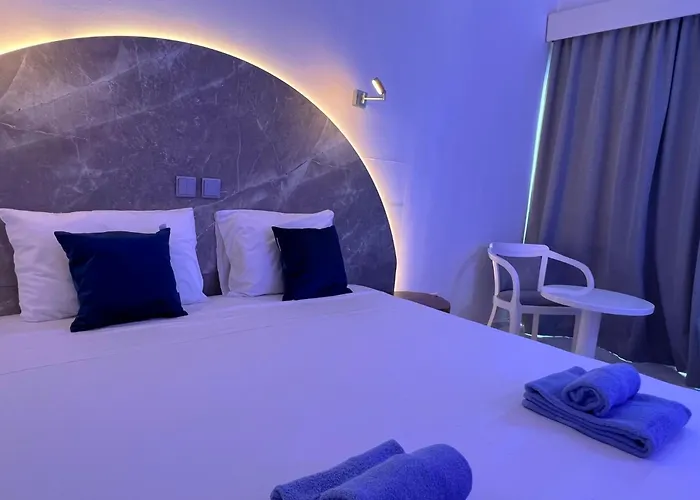 מלון Adelais Bay פרוטאראס