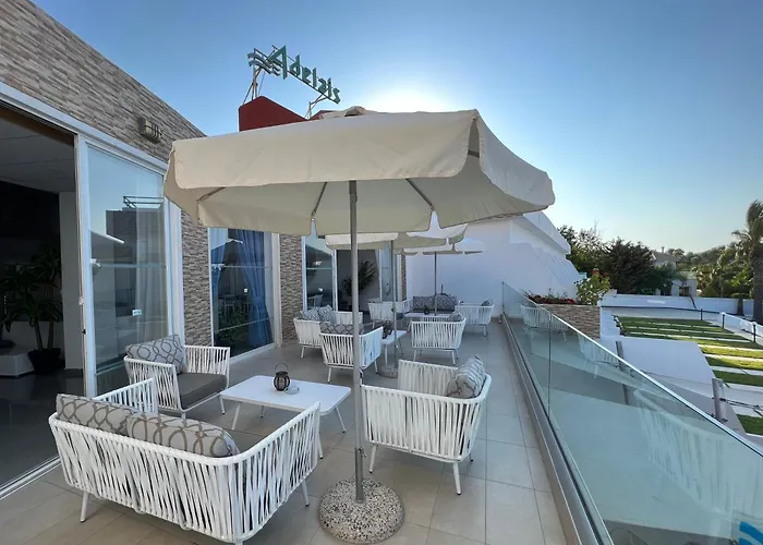 Adelais Bay פרוטאראס