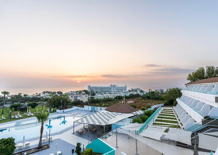 Adelais Bay פרוטאראס