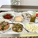 Adelais Bay فندق
