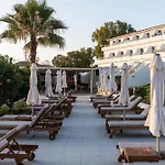 فندق Adelais Bay 3*