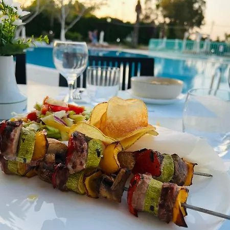 Hotel Adelais Bay 3*