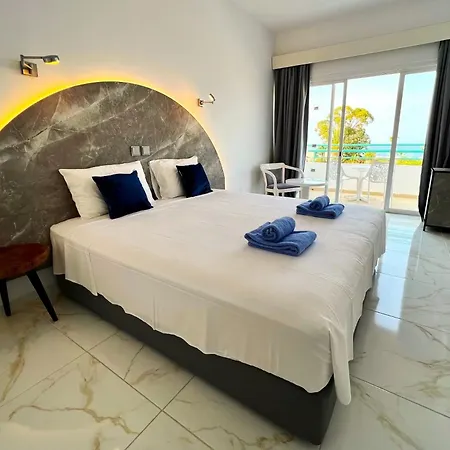 Adelais Bay Otel