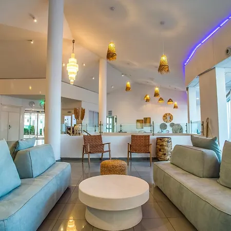 Hotel Adelais Bay