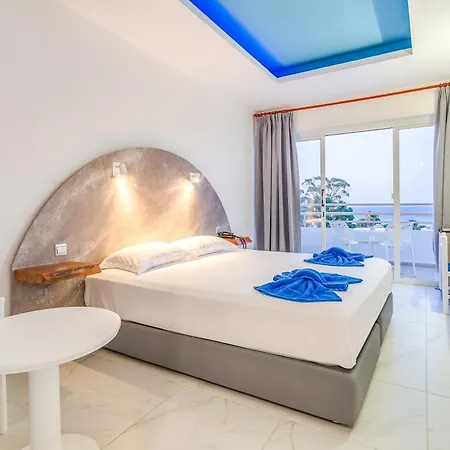 Adelais Bay Hotel 3*