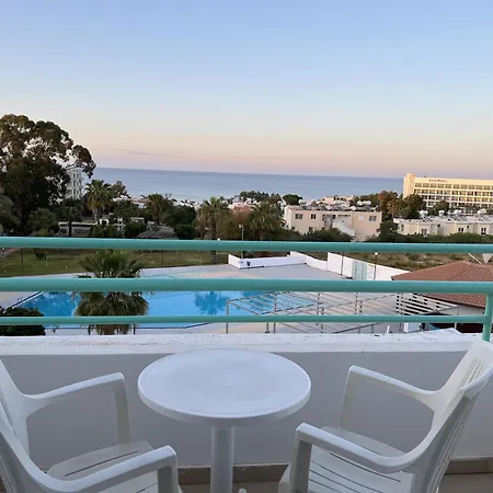 Hotel Adelais Bay 3*