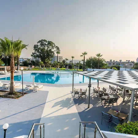 Hotel Adelais Bay