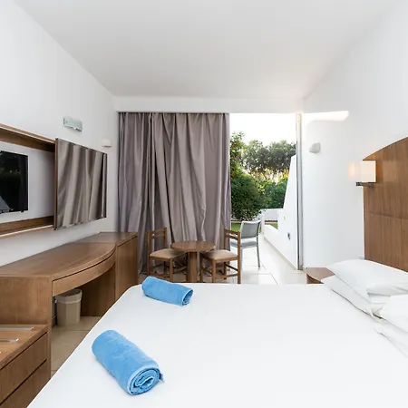 Adelais Bay Hotel 3*