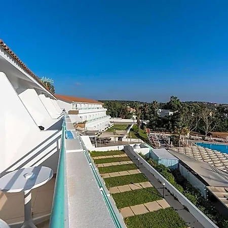 Adelais Bay Hotel 3*