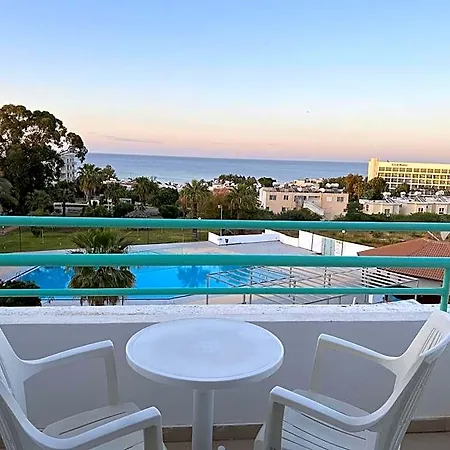 Hotel Adelais Bay 3*