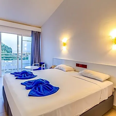 Hotel Adelais Bay 3*