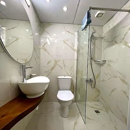 Adelais Bay 3*