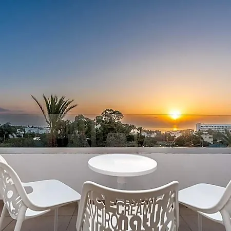 Adelais Bay Hotel 3*