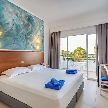 Adelais Bay Hotel