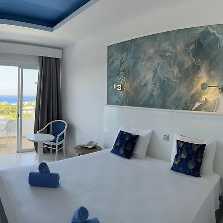 Hotel Adelais Bay 3*
