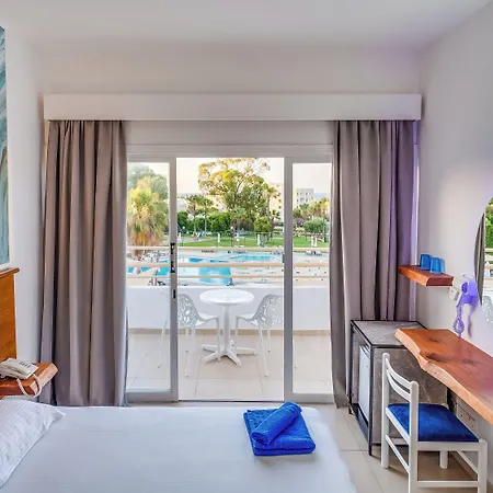 Hotel Adelais Bay 3*