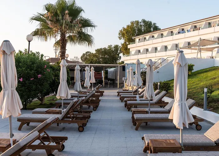 Hotel Adelais Bay 3*