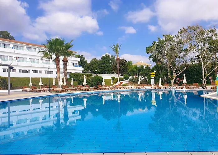 Adelais Bay Hotell 3*