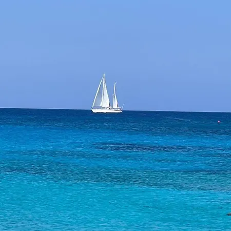 Adelais Bay فندق