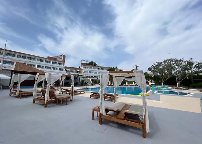 Szálloda Adelais Bay 3*