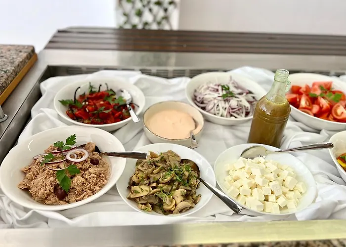 Adelais Bay Szálloda