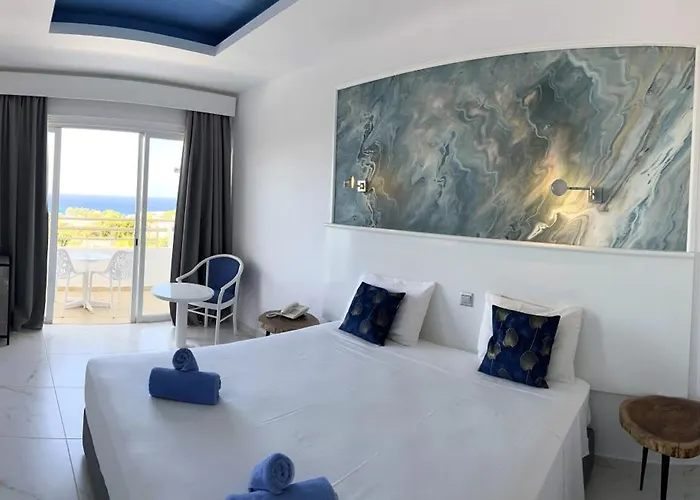 Szálloda Adelais Bay 3*