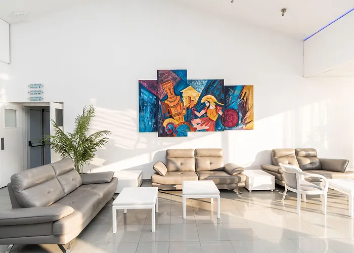 Adelais Bay Szálloda 3*